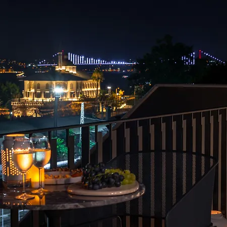 Meg 3* Стамбул