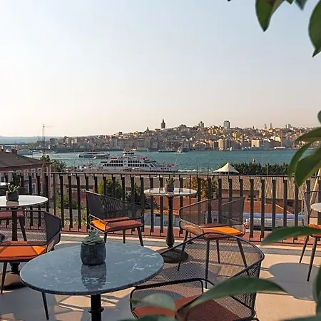 Meg Istanbul