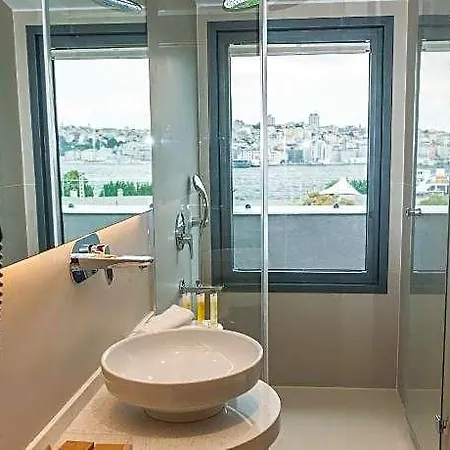 Hotel Meg