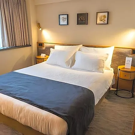 Meg Hotel 3*