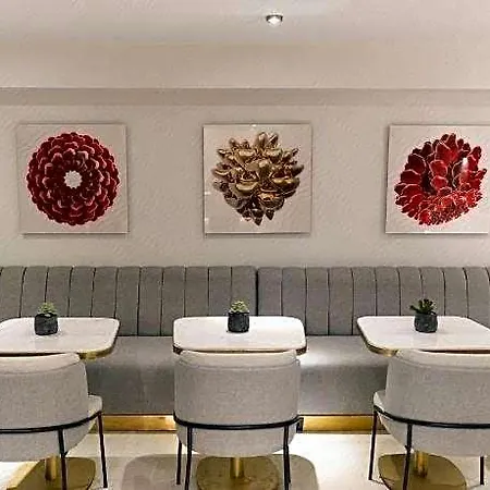 Meg Hotel 3*