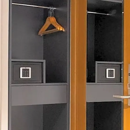 Meg Hotel 3*