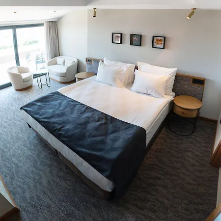 Meg Hotel
