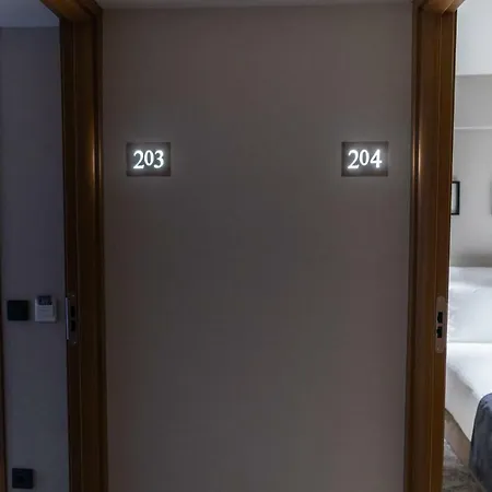 Hotel Meg 3*