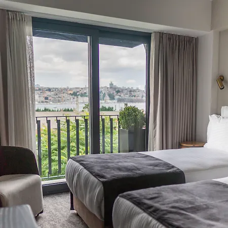 Meg Hotel